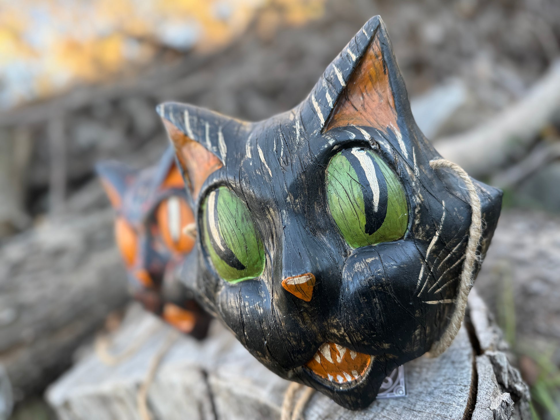 Green-Eyed Vintage Style Black Cat Mask in Faux Wood Grain