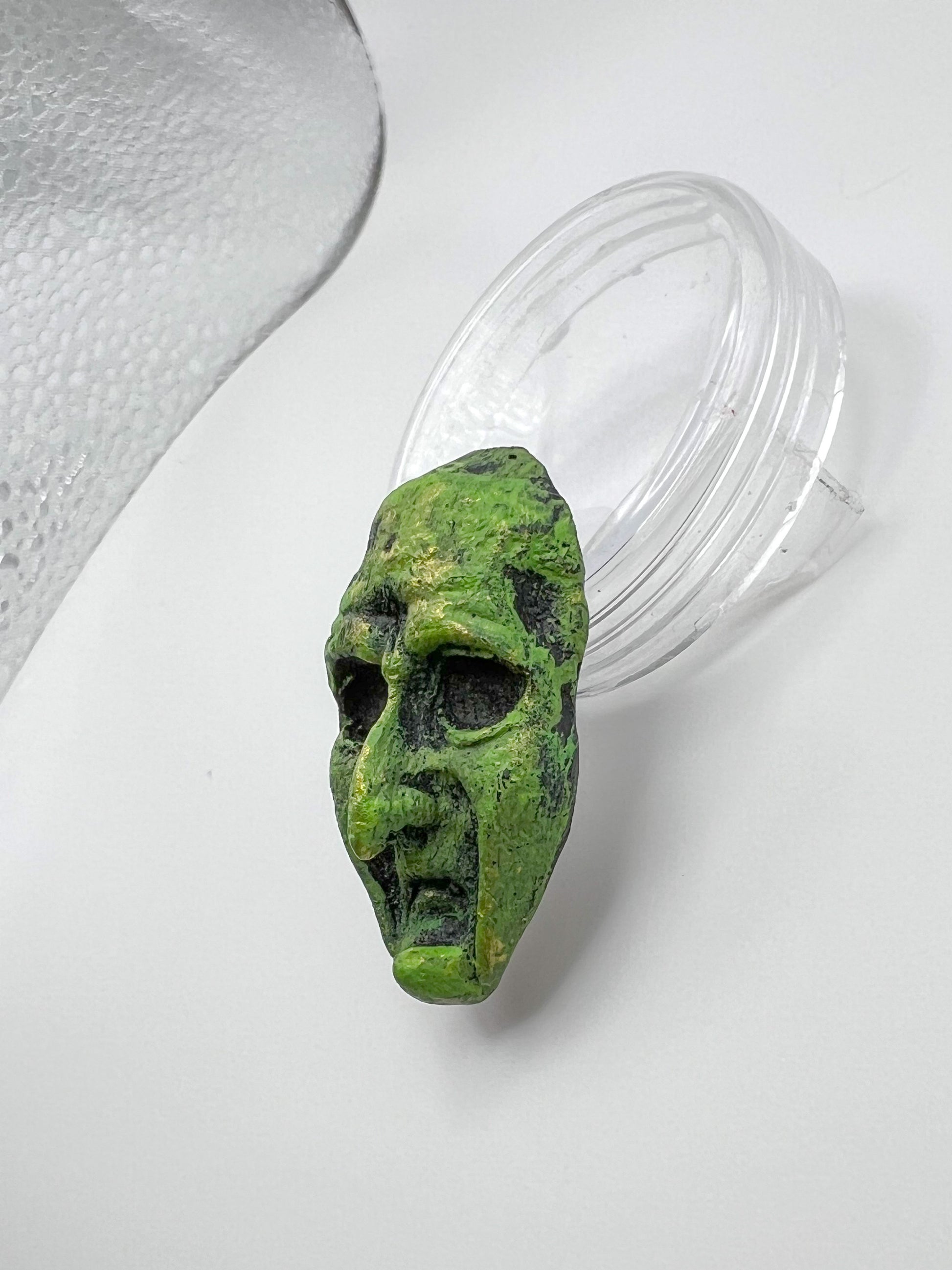 Pin or Magnet "Hexling" Witch
